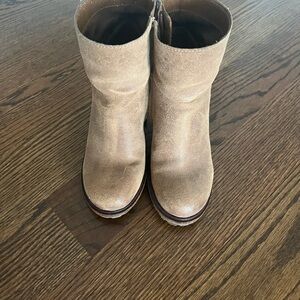 Sam Edelman Tan Suede Ankle Boots Modern Style